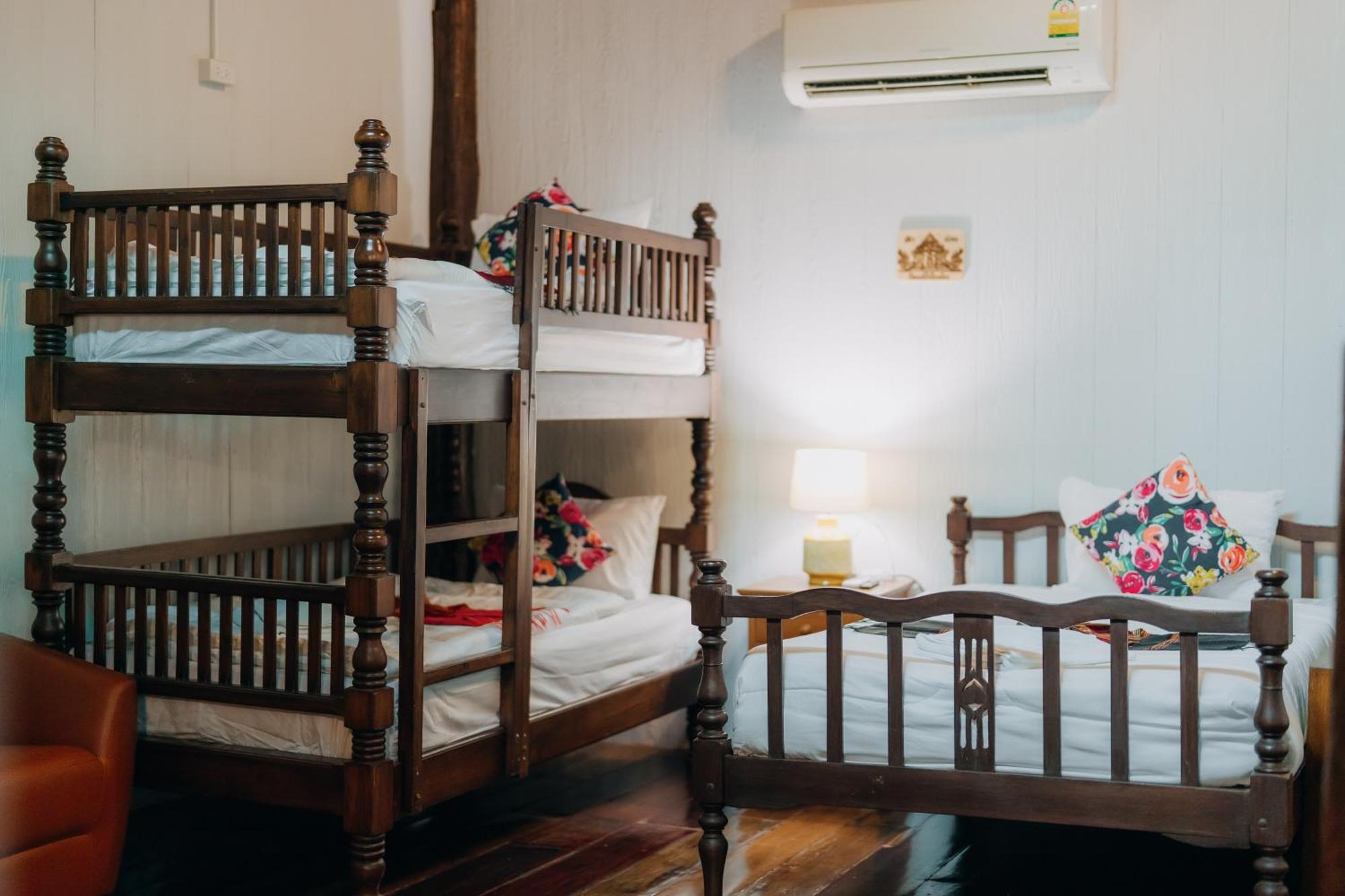 Chandaeng Hotel Nan Room photo