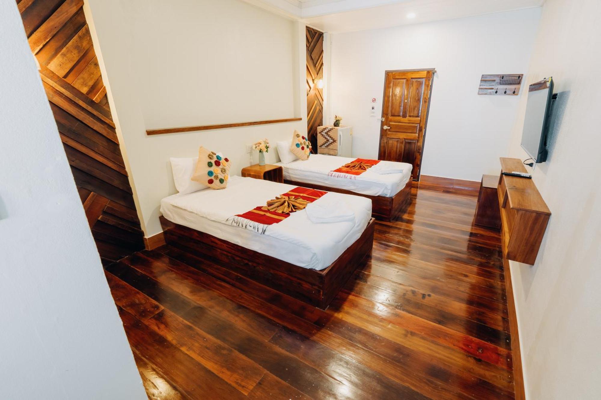 Chandaeng Hotel Nan Exterior photo