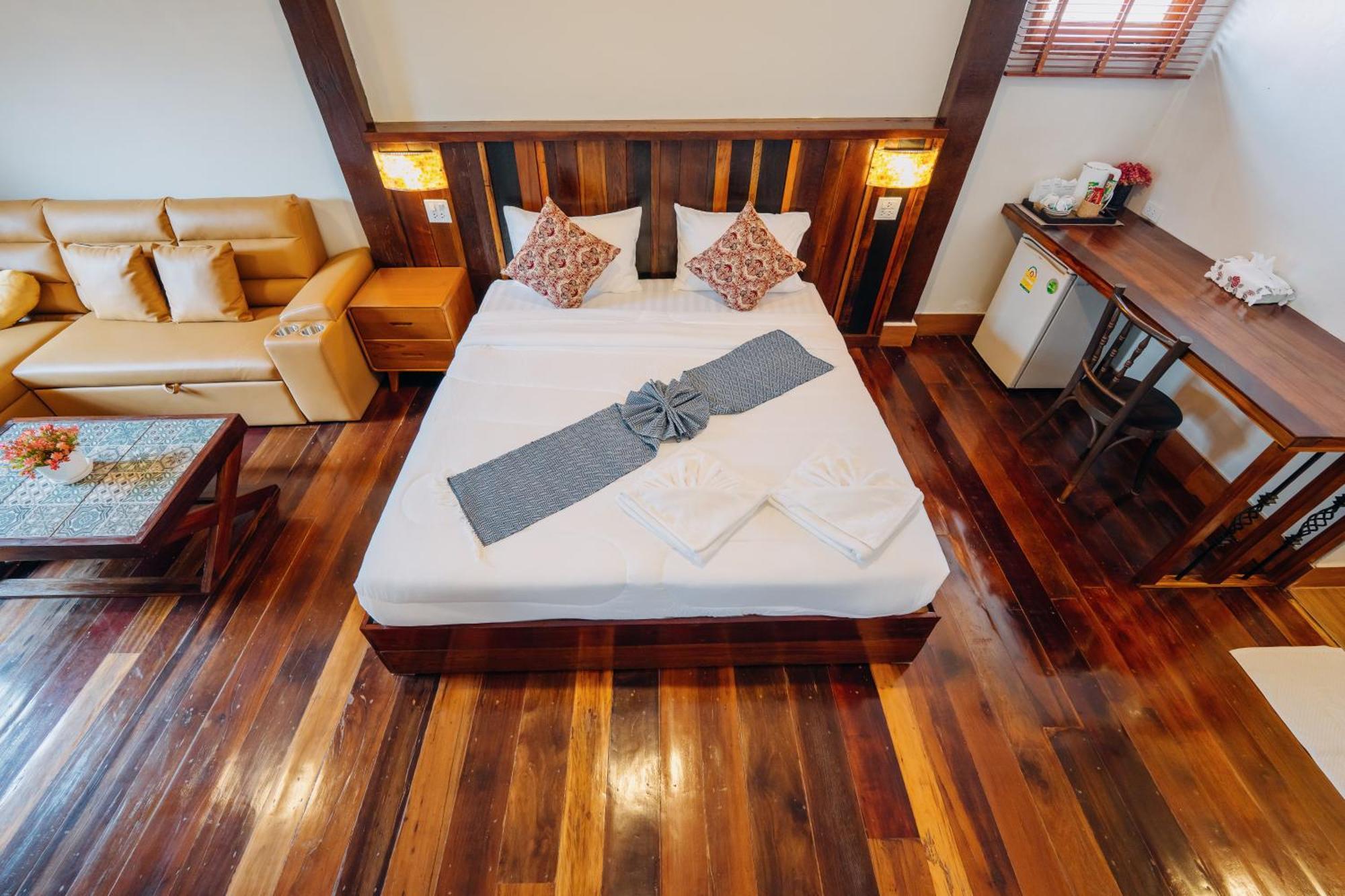 Chandaeng Hotel Nan Exterior photo